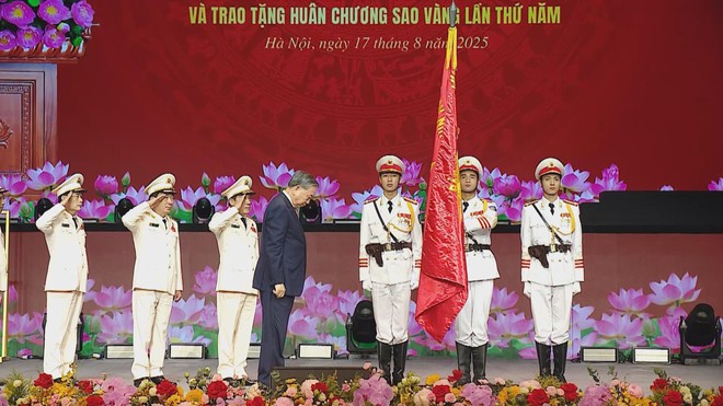 Lễ kỷ niệm 80 năm Ngày truyền thống Công an Nhân dân - Ảnh 2.