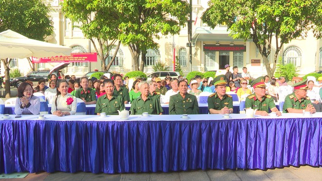 Triển lãm kỷ niệm 80 Năm Cách mạng Tháng Tám và Quốc khánh 2/9 tại TP.HCM - Ảnh 5.