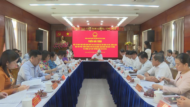 Đoàn Đại biểu Quốc hội TP.HCM dự phiên giải trình về tình hình kinh tế - xã hội của TP.HCM - Ảnh 2.