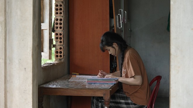 Ái Duyên: Cô bé hiếu thảo vừa đi học vừa làm thêm phụ giúp gia đình - Ảnh 5.