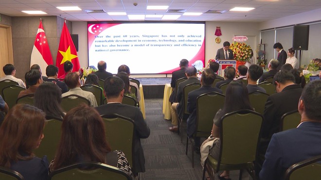 Họp mặt kỷ niệm 60 năm Quốc khánh Cộng hòa Singapore- Ảnh 1.