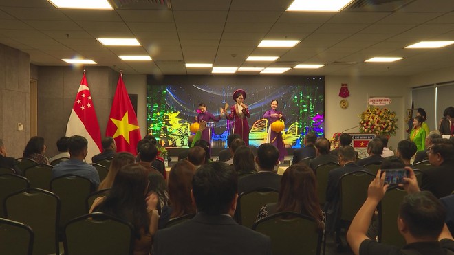 Họp mặt kỷ niệm 60 năm Quốc khánh Cộng hòa Singapore- Ảnh 2.