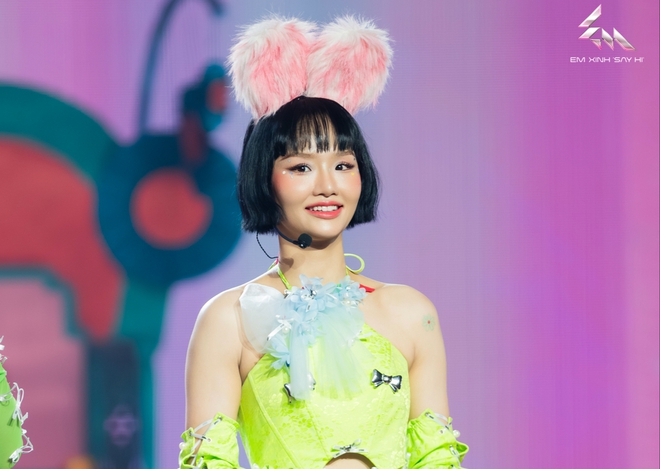 Em Xinh Bích Phương như “trẻ ra 20 tuổi”, Em Xinh Bảo Anh tìm lại được bản thân - Ảnh 2.