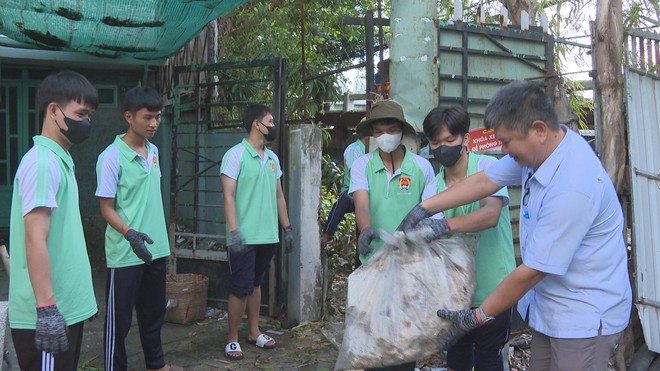 Hơn 300 tình nguyện viên tham gia ngày Chủ nhật xanh, phát động phong trào  - Ảnh 3.