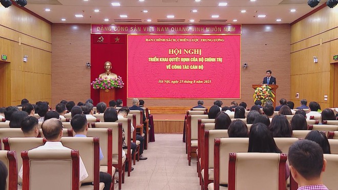 Hội nghị triển khai Quyết định của Bộ chính trị về công tác cán bộ - Ảnh 1.