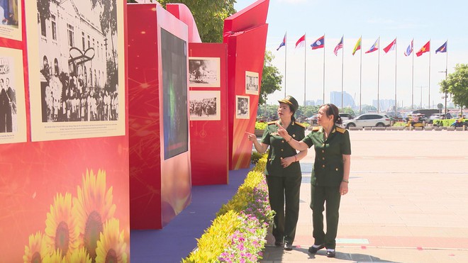 Triển lãm "Từ kỷ nguyên độc lập, thống nhất đất nước đến kỷ nguyên vươn mình của dân tộc": Sống lại ký ức, tiếp lửa tương lai - Ảnh 2.