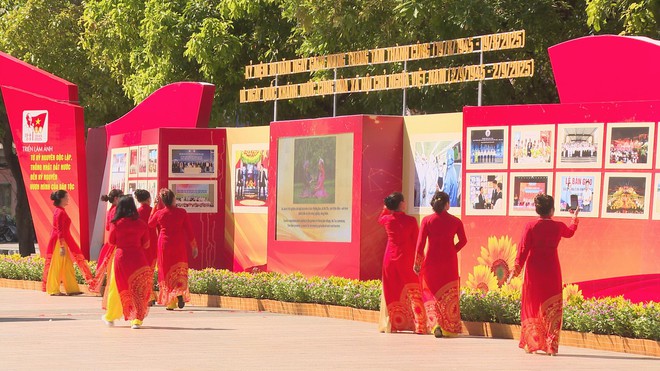 Triển lãm "Từ kỷ nguyên độc lập, thống nhất đất nước đến kỷ nguyên vươn mình của dân tộc": Sống lại ký ức, tiếp lửa tương lai - Ảnh 1.