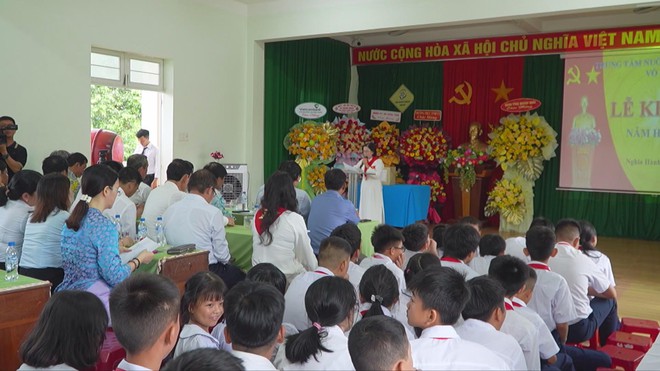 Quảng Ngãi: Trung tâm Võ Hồng Sơn khai giảng năm học mới - Ảnh 4.