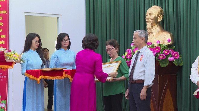 Phường Sài Gòn vinh danh 27 đảng viên trong Lễ kỷ niệm Quốc khánh 2/9 - Ảnh 3.