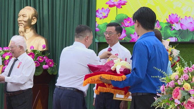 Phường Sài Gòn vinh danh 27 đảng viên trong Lễ kỷ niệm Quốc khánh 2/9 - Ảnh 5.