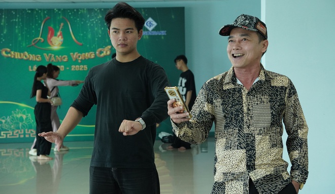 "Tiếng trống Mê Linh" giữa lòng Thành phố - Gala "Chuông vàng vọng cổ" 2025- Ảnh 5.