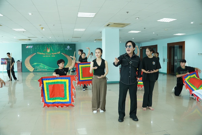 Đặc sắc ca cảnh Sáng đèn - Sân khấu thánh đường: Lần đầu tiên sẽ biểu diễn tại Phố đi bộ Nguyễn Huệ- Ảnh 4. Đặc sắc ca cảnh Sáng đèn - Sân khấu thánh đường: Lần đầu tiên sẽ biểu diễn tại Phố đi bộ Nguyễn Huệ- Ảnh 4.