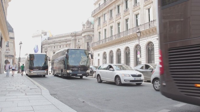 Paris đối mặt với bài toán "quá tải du lịch" - Ảnh 3.