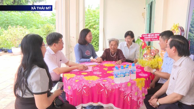 TP.HCM: Tri ân Mẹ Việt Nam Anh hùng nhân kỷ niệm 80 năm Quốc khánh 2/9- Ảnh 1. TP.HCM: Tri ân Mẹ Việt Nam Anh hùng nhân kỷ niệm 80 năm Quốc khánh 2/9- Ảnh 1.
