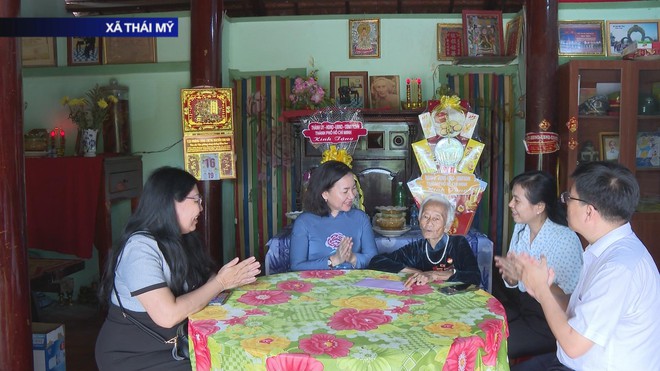 TP.HCM: Tri ân Mẹ Việt Nam Anh hùng nhân kỷ niệm 80 năm Quốc khánh 2/9- Ảnh 3. TP.HCM: Tri ân Mẹ Việt Nam Anh hùng nhân kỷ niệm 80 năm Quốc khánh 2/9- Ảnh 3.