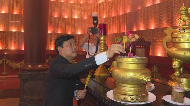 Lãnh đạo TP.HCM dâng hương tại đền tưởng niệm liệt sĩ Bến Dược- Ảnh 1. Lãnh đạo TP.HCM dâng hương tại đền tưởng niệm liệt sĩ Bến Dược- Ảnh 1.