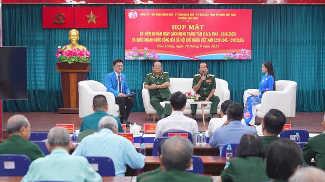 Phường Hòa Hưng họp mặt kỷ niệm 80 năm Ngày Cách mạng Tháng Tám và Quốc khánh 2/9- Ảnh 2.