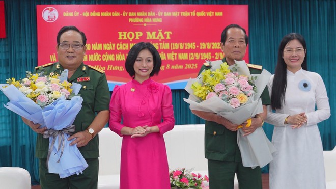 Phường Hòa Hưng họp mặt kỷ niệm 80 năm Ngày Cách mạng Tháng Tám và Quốc khánh 2/9- Ảnh 3.