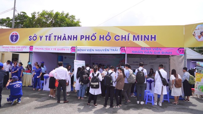Cơ hội cho các bác sĩ trẻ gắn bó với y tế cơ sở- Ảnh 7.