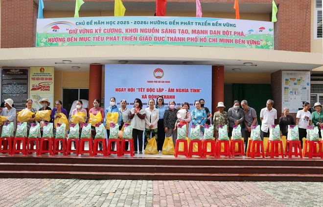 TP.HCM: Phát huy sức mạnh đại đoàn kết qua chuỗi hoạt động “Ngày hội non sông - Dân tộc kết đoàn”- Ảnh 8.
