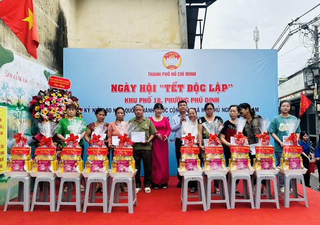 TP.HCM: Phát huy sức mạnh đại đoàn kết qua chuỗi hoạt động “Ngày hội non sông - Dân tộc kết đoàn”- Ảnh 14.