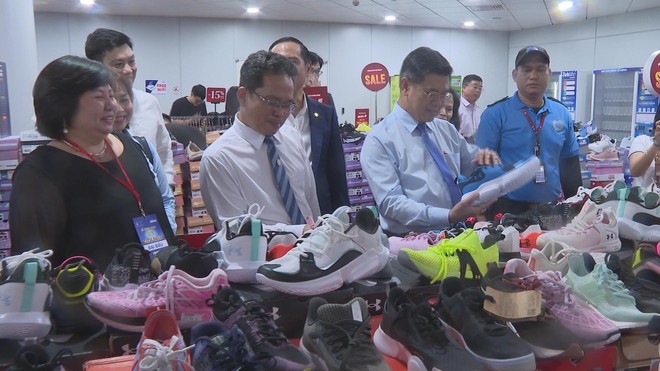 Hơn 500 thương hiệu trong và ngoài nước tham gia “City Sale 2025” tại TP.HCM- Ảnh 1. Hơn 500 thương hiệu trong và ngoài nước tham gia “City Sale 2025” tại TP.HCM- Ảnh 1.