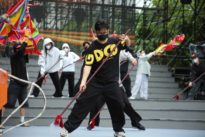 Cải lương 'xuống phố': Cơ hội vàng cho các giọng ca trẻ Chuông vàng vọng cổ- Ảnh 3. Cải lương 'xuống phố': Cơ hội vàng cho các giọng ca trẻ Chuông vàng vọng cổ- Ảnh 3.