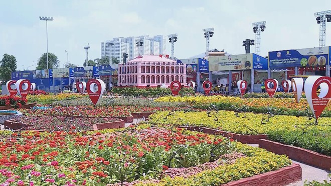 Không gian trưng bày ngoài trời của TP.HCM: Dấu ấn rạng rỡ và khát vọng vươn xa- Ảnh 2.
