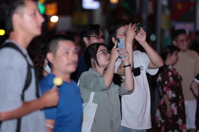 Gala Chuông vàng vọng cổ 2025 - Dư âm hào hùng giữa lòng phố thị- Ảnh 4. Gala Chuông vàng vọng cổ 2025 - Dư âm hào hùng giữa lòng phố thị- Ảnh 4.