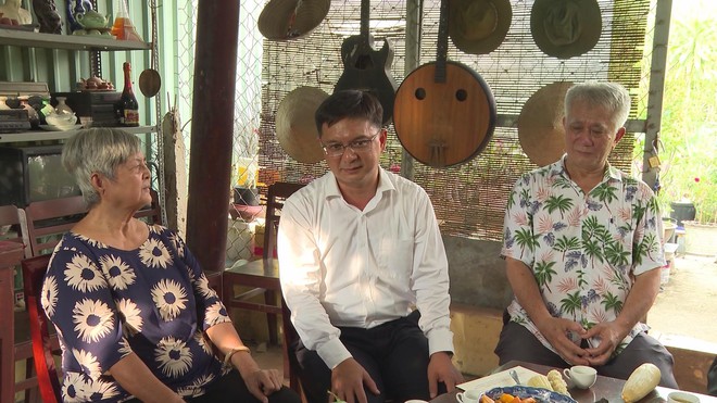 Lãnh đạo Thành phố thăm văn nghệ sĩ tiêu biểu - Ảnh 2.