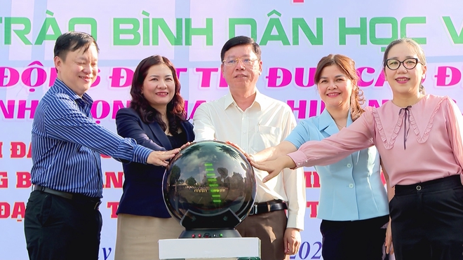 Để không ai bị bỏ lại phía sau trong công cuộc chuyển đổi số - Ảnh 2.