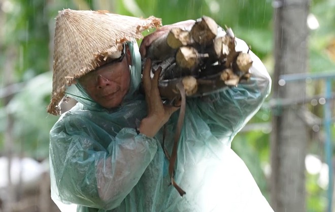 Em Phi Dung: Ba em bệnh nặng, mẹ liệt ngửa người, em gái ba lần mổ tim - Ảnh 2.
