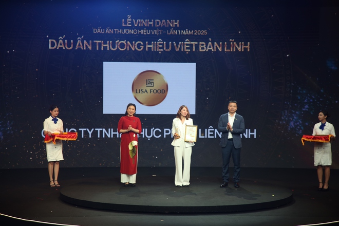 Made by Vietnam Day 2025 vinh danh Dấu Ấn Thương hiệu Việt Bản lĩnh và Thương hiệu Việt Tăng trưởng xanh Bền vững- Ảnh 5. Made by Vietnam Day 2025 vinh danh Dấu Ấn Thương hiệu Việt Bản lĩnh và Thương hiệu Việt Tăng trưởng xanh Bền vững- Ảnh 5.