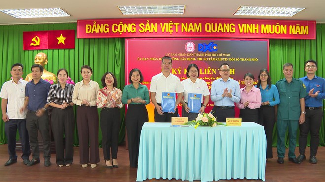 Lan tỏa phong trào bình dân học vụ số từ cơ sở: Nhiều mô hình thiết thực và gần gũi - Ảnh 2.
