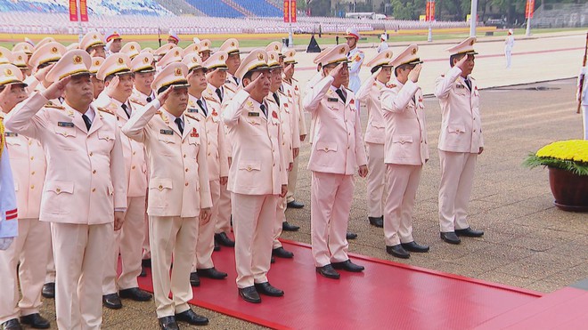 Lãnh đạo Đảng, Nhà nước vào Lăng viếng Chủ tịch Hồ Chí Minh - Ảnh 5.