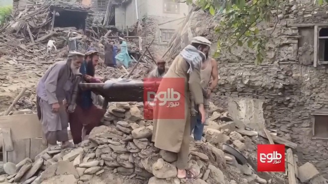Động đất mạnh 6 độ ở miền Đông Afghanistan, hàng ngàn người thương vong - Ảnh 2.