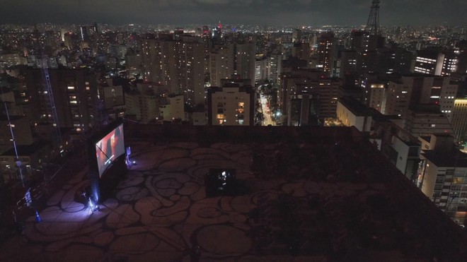 Độc đáo rạp chiếu phim trên sân bay trực thăng giữa lòng São Paulo, Brazil - Ảnh 2.