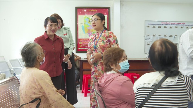 Đoàn Đại biểu Quốc hội TP.HCM khảo sát công tác chuyển đổi số tại xã Bình Chánh và Tân Nhựt - Ảnh 6.
