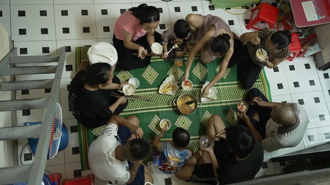Quỳnh Chi trầm cảm vì mất cha, mẹ làm xa, anh trai khiếm khuyết - Mái ấm gia đình Việt - Ảnh 10.