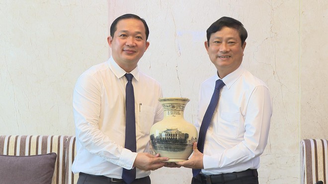 Lãnh đạo TP.HCM tiếp đoàn đại biểu Tạp chí Alunmay (Lào)- Ảnh 2.