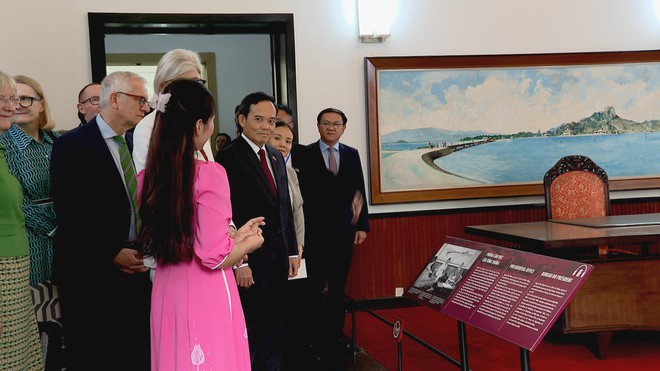 Bí thư Thành ủy TP.HCM Trần Lưu Quang tiếp Toàn quyền Australia Sam Mostyn- Ảnh 4.
