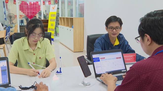 Tiếp nhận thủ tục phi địa giới hành chính, tạo tiện lợi cho người dân và doanh nghiệp- Ảnh 3. Tiếp nhận thủ tục phi địa giới hành chính, tạo tiện lợi cho người dân và doanh nghiệp- Ảnh 3.