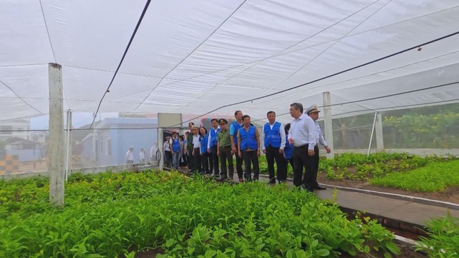 Đoàn đại biểu TP.HCM thăm hỏi, động viên cán bộ, chiến sĩ và Nhân dân tại vùng biển Tây Nam - Ảnh 3.