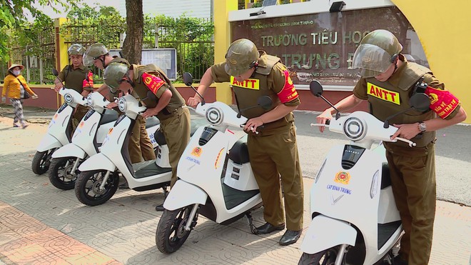 Ra mắt mô hình "Tuần tra xanh": Đảm bảo an ninh trật tự và kết hợp bảo vệ môi trường - Ảnh 3.