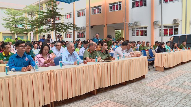 Phong trào “Bình Trưng muôn sắc hoa” chính thức được phát động- Ảnh 3.