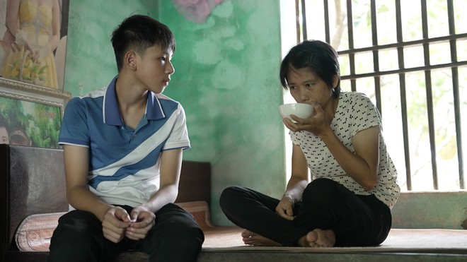 Hữu Bảo nghẹn ngào: "Chỉ sợ một ngày cha mẹ không còn..." - Mái ấm gia đình Việt - Ảnh 4.