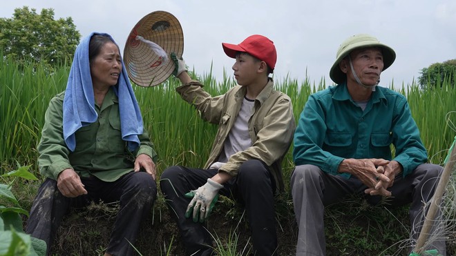 Hữu Bảo nghẹn ngào: "Chỉ sợ một ngày cha mẹ không còn..." - Mái ấm gia đình Việt - Ảnh 3.