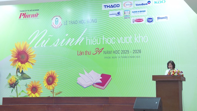 TRAO 240 SUẤT HỌC BỔNG “NỮ SINH HIẾU HỌC VƯỢT KHÓ” NĂM HỌC 2025 – 2026 - Ảnh 4.