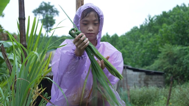 Vi Thị Viện: Cô bé dân tộc Thái mồ côi cha, chỉ mong mẹ khỏi bệnh - Mái ấm gia đình Việt - Ảnh 2.