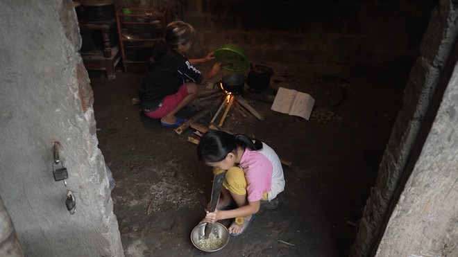 Vi Thị Viện: Cô bé dân tộc Thái mồ côi cha, chỉ mong mẹ khỏi bệnh - Mái ấm gia đình Việt - Ảnh 11.